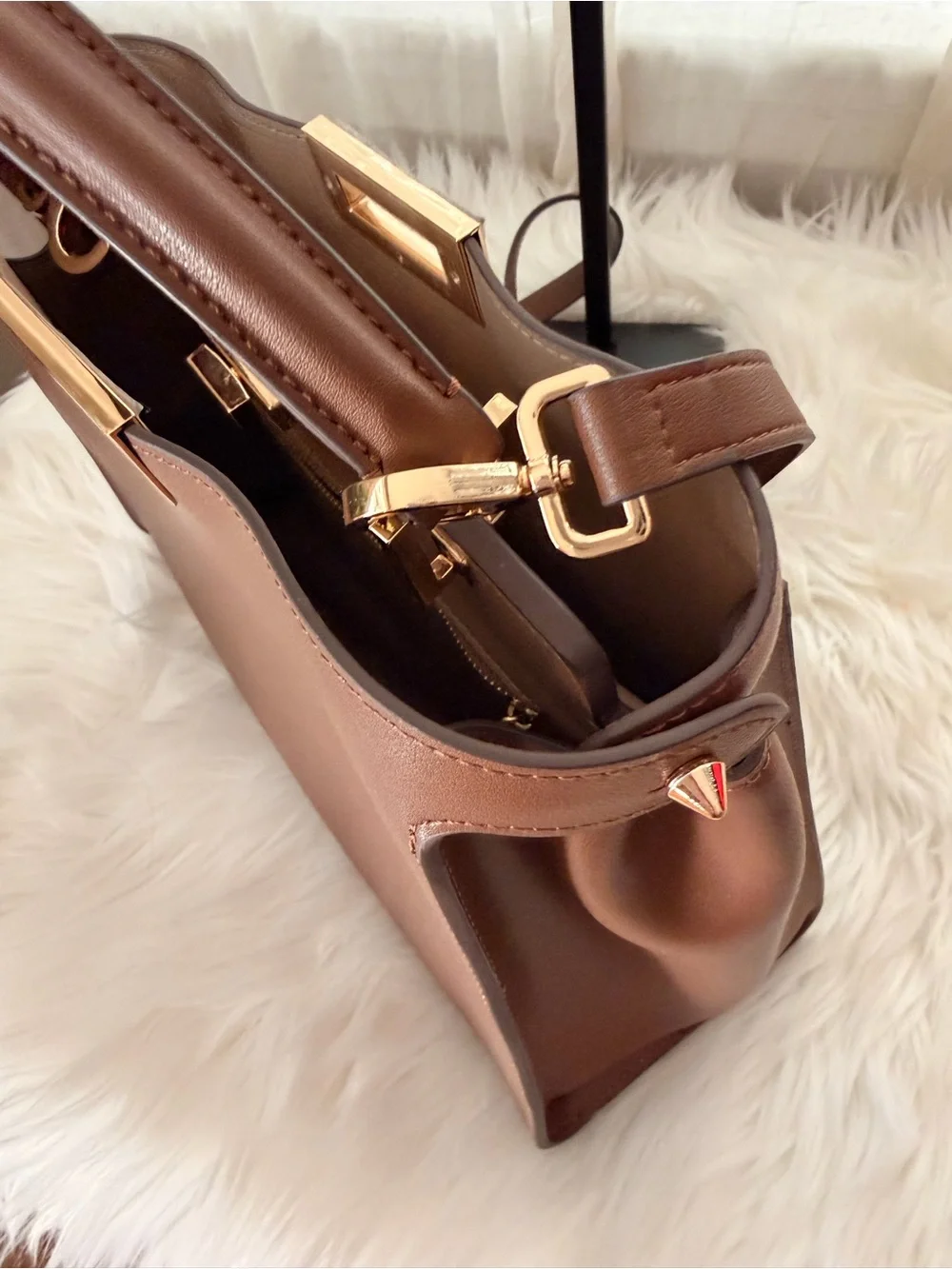 Verano Hill Classic Brown Leather Satchel with Top Handle and Adjustable Strap
